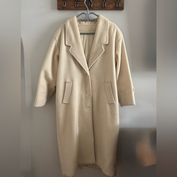 Canadian Vintage Jackets & Blazers - 🇨🇦 Made in Canada - Cream 100% Wool Coat